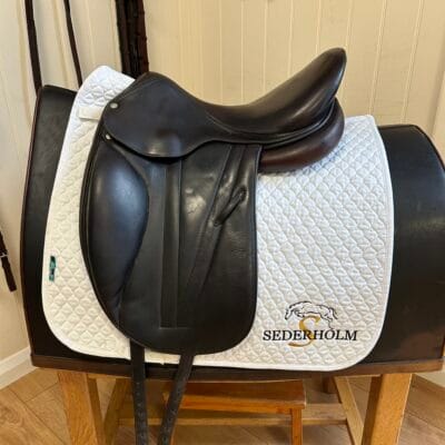 Butet 17.5" Dressage Saddle