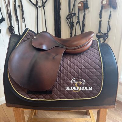 Butet 18" Hunter Saddle